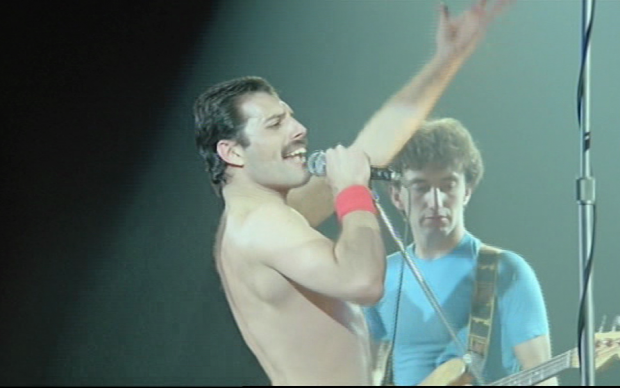 L'istrionico Freddie Mercury