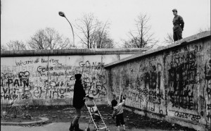 Mario Dondero, Due giorni prima della caduta del Muro di Berlino, 1989