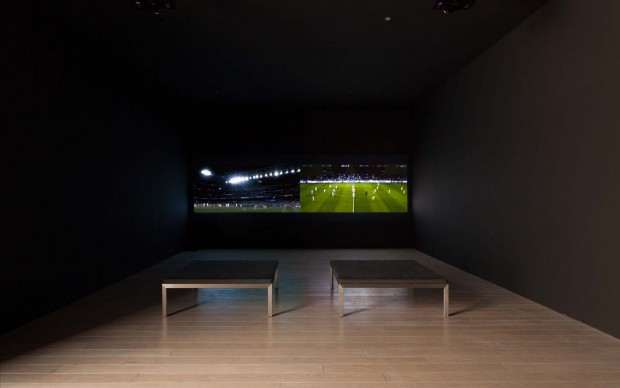 Fútbol: the beautiful game. Veduta della mostra al LACMA di Los Angeles © Museum Associats / LACMA
