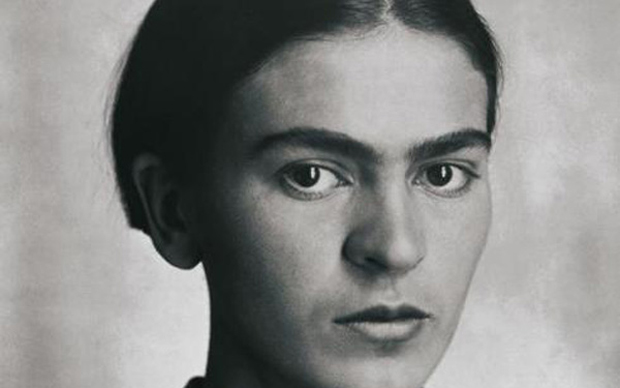 Frida Kahlo, foto di Guillermo Kahlo