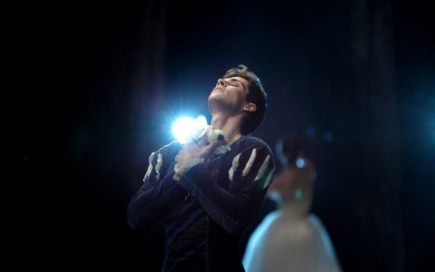 Roberto Bolle in "Giselle". photo Marco Brescia, Teatro alla Scala