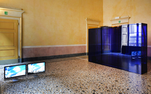 Opere di Massimo Grimaldi, installazione a Palazzo Reale - Milano per la mostra Growing Roots - 15 anni del Premio Furla  