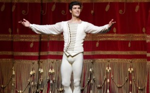 Roberto Bolle ne Lo schiaccianoci. Foto: Marco Brescia e Rudy Amisano, Teatro alla Scala