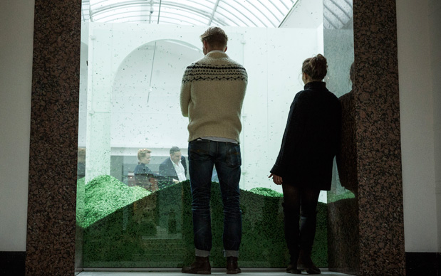 Lara Favaretto, We all fall down, veduta installazione alla Gliptoteca di Copenhagen, 2015