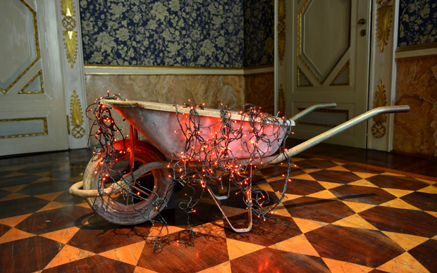 Sislej Xhafa, Rocket Ship, 2011, installazione a Palazzo Reale - Milano per la mostra Growing Roots - 15 anni del Premio Furla 