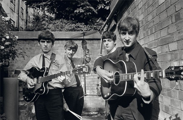 Terry O'Neill, I Beatles negli Abbey Road Studios mentre registrano il loro primo album Please Please Me, 1963