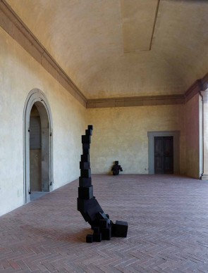 Antony Gormley, HUMAN, Forte di Belvedere, Firenze. Foto: Pietro Savorelli. Courtesy Galleria Continua e White Cube © L'artista
