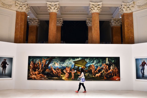 David LaChapelle, Dopo il Diluvio, veduta della mostra a Palazzo delle Esposizioni a Roma, in corso fino al 13 settembre 2015. Foto: GABRIEL BOUYS/AFP/Getty Images