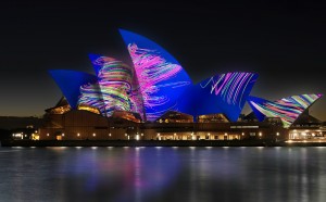 VIVID-sydney-2015-opera-house-light-show-universal-everything studio