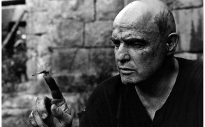 mary-ellen-mark-marlon-brando-fascinated-by-a-dragonfly-apocalypse-now-philippines-1976