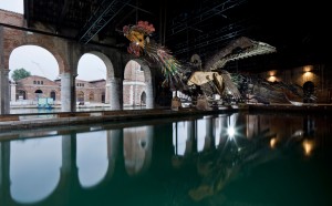 Xu Bing, The Phoenix, 2015, detriti e materiali di cantiere, dimensioni variabili. 56. Esposizione Internazionale d’Arte - la Biennale di Venezia, All the World’s Futures. Photo by Alessandra Chemollo. Courtesy: la Biennale di Venezia