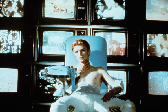 David Bowie nel film L'uomo che cadde sulla Terra, 1976