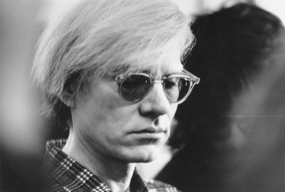 Andy Warhol nel 1971 (Photo by Evening Standard/Getty Images)