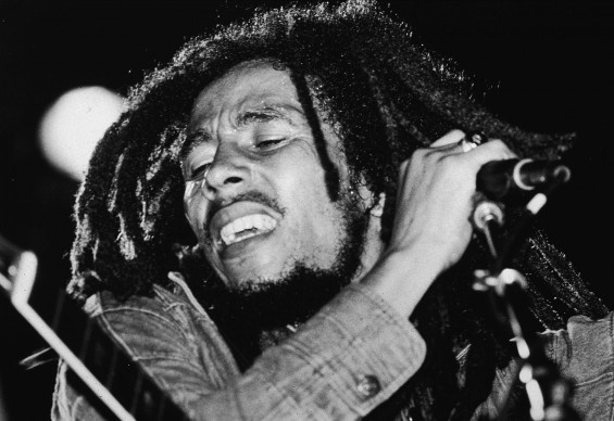 Bob Marley live alla fine degli anni Settanta (Photo by Express Newspapers/Getty Images)