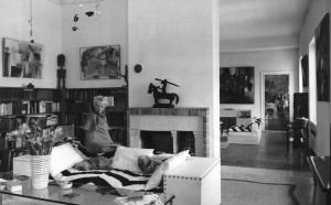 Peggy Guggenheim nella sua casa di Venezia, nel 1961 (Photo by Keystone Features/Hulton Archive/Getty Images)