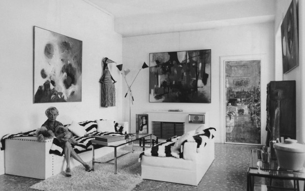 Peggy Guggenheim nella sua casa di Venezia, nel 1961 (Photo by Keystone Features/Hulton Archive/Getty Images)