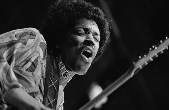 Jimi Hendrix live durante il Festival sull'Isola di Wight, nell'agosto del 1970 (Photo by Evening Standard/Getty Images)
