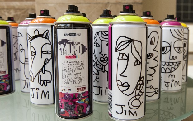 Bombolette spray disegnate e firmate da Jim Avignon durante la presentazione del programma di Sky Arte 'Muro', dedicato alla street art