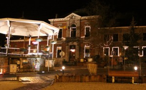 place-d-ecaussinnes-en-soiree-c-tchoumi