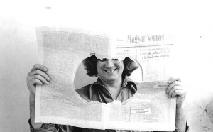 Endre Tót, I'm glad if I can read newspapers