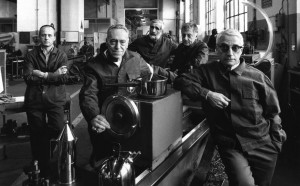 Gianni Berengo Gardini, I designer di Alessi: Alberto Alessi, Achille Castiglioni, Enzo Mari, Aldo Rossi, Alessandro Mendini. Italia, anni Ottanta