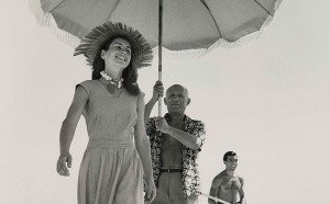 Robert-Capa-Pablo-Picasso-e-Françoise-Gilot-1948-stampa-fotografica-alla-gelatina-sali-dargento