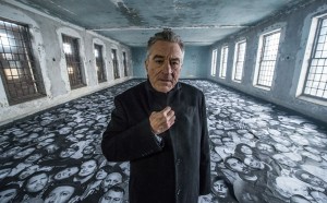 Ellis-Robert-De-Niro-among-thousands-of-portraits,-on-set
