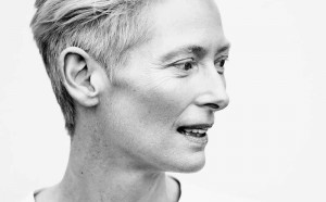 Un ritratto in bianco e nero di Tilda Swinton scattato durante l'ultima edizione della Mostra del Cinema di Venezia, nel settembre del 2015 (Photo by Ian Gavan/Getty Images)