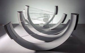 Max Coppeta – Flow / Piogge sintetiche, 2015. Acqua cristallizzata su vetro, alluminio verniciato a fuoco. 60x520cm h30cm. Foto © Rosario Spanò | proDUCKtion.it, courtesy Galleria ART1307 / Cynthia Penna