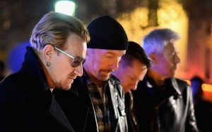 u2 omaggio vittime attacco terroristico bataclan parigi