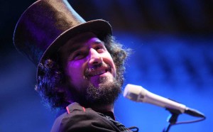 Vinicio Capossela live al concerto Nat Geo Music per la Giornata della Terra, Piazza del Campidoglio, Roma, aprile 2008 (Photo by Elisabetta Villa/Getty Images)