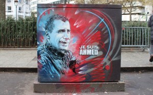 street art parigi je suis ahmed vittima attentato charlie hebdo