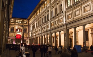 gallerie degli uffizi cortile interno firenze
