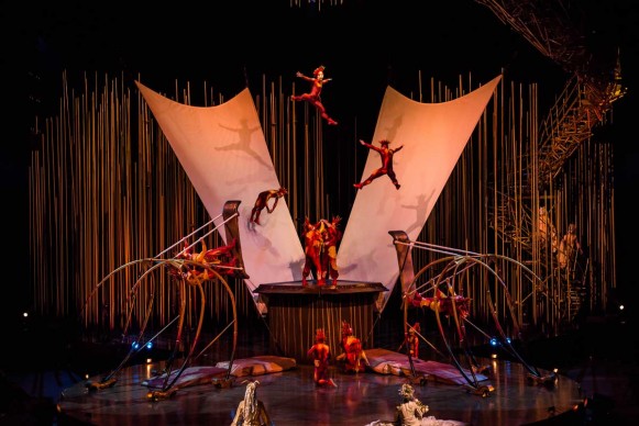 Cirque du Soleil, Varekai. Photo by Cirque du Soleil 2014, Costumes by Eiko Ishioka