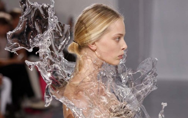 Iris-van-Herpen-inlägg manus x machina mostra fashion moda met new york