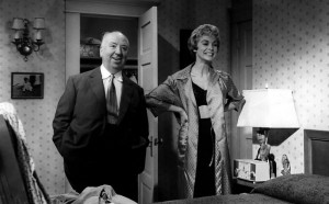 Alfred Hitchcock-e-Janet-Leigh-sul-set-di-Psyco-copyright-Universal-Studio