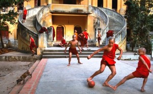 steve mccurry football and icons mostra castelnuovo magra fotografia