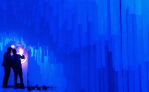 Installazione cinetica all'interno dell'Italian Pavilion_Backstage Universo Elegante_Italian Pavilion_Cannes 2016_Progetto e realizzazione del collettivo artistico NONE