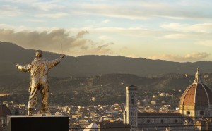Jan Fabre, L’uomo che dirige le stelle (2015), bronzo al silicio. Foto di Attilio Maranzano © Angelos Bvba
