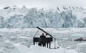 Ludovico-Einaudi-per-Greenpeace-concerto-pianoforte-artico