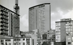Paolo Monti, Palazzo Pirelli, Servizio fotografico realizzato a Milano nel 1961, fonte Wikipedia