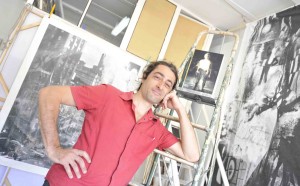 Michele Liuzzi nel suo studio d'artista a Torino