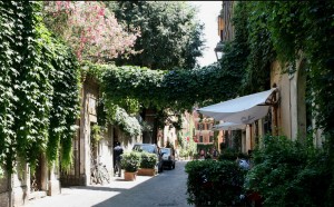 Via-Margutta-scolpisce il contemporaneo Roma