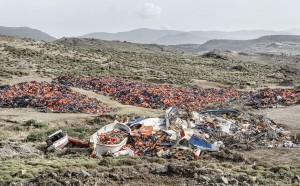 Francesco Radino, dalla serie “No news, bad news”, stampa ai pigmenti su carta cotone, 106x150 cm. Parte della mostra "Lying in Between. Hellas 2016", Fondazione Fotografia Modena