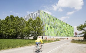 I Fili d’Erba di Cino Zucchi per l’azienda Pedrali in provincia di Bergamo – foto Filippo Romano