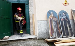 Recupero opere dalla Chiesa di San Pellegrino a Norcia – Foto: Vigili del Fuoco