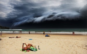 © Rohan Kelly, Storm Front on Bondi Beach, World Press Photo 2016