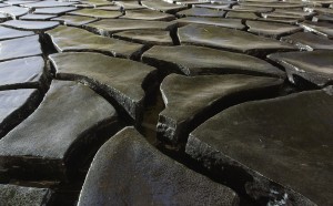 Il Grande Nero Cretto al campus di UCLA, di Alberto Burri