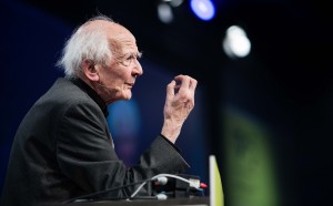 Zygmunt Bauman presenzia a re:publica 2015, Berlino, maggio 2015. Copyright re:publica/Jan Zappner, fonte Wikipedia