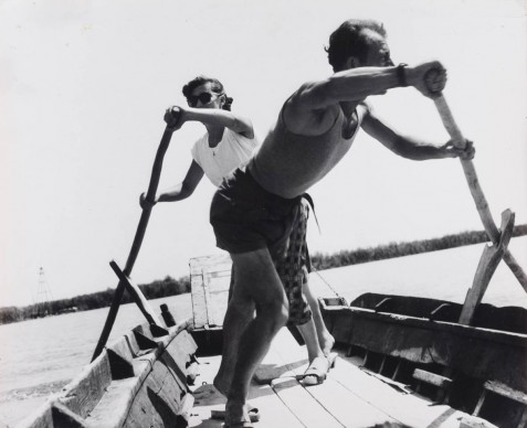 Pietro Donzelli, Il traghetto di Forti per L' isola Camerini, 1953